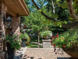 Stunning Front Yard Landscape Design